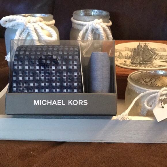 NWOT  Michael Kors Blue Gray Tie Pocket square gift set in box - Picture 1 of 3